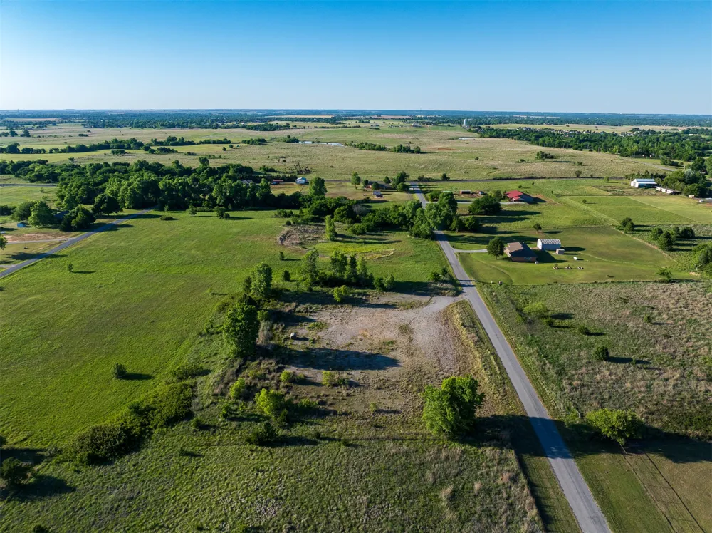 6 W County Road Tuttle, OK 73089