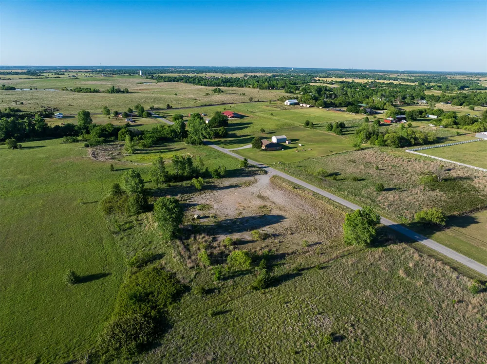 6 W County Road Tuttle, OK 73089