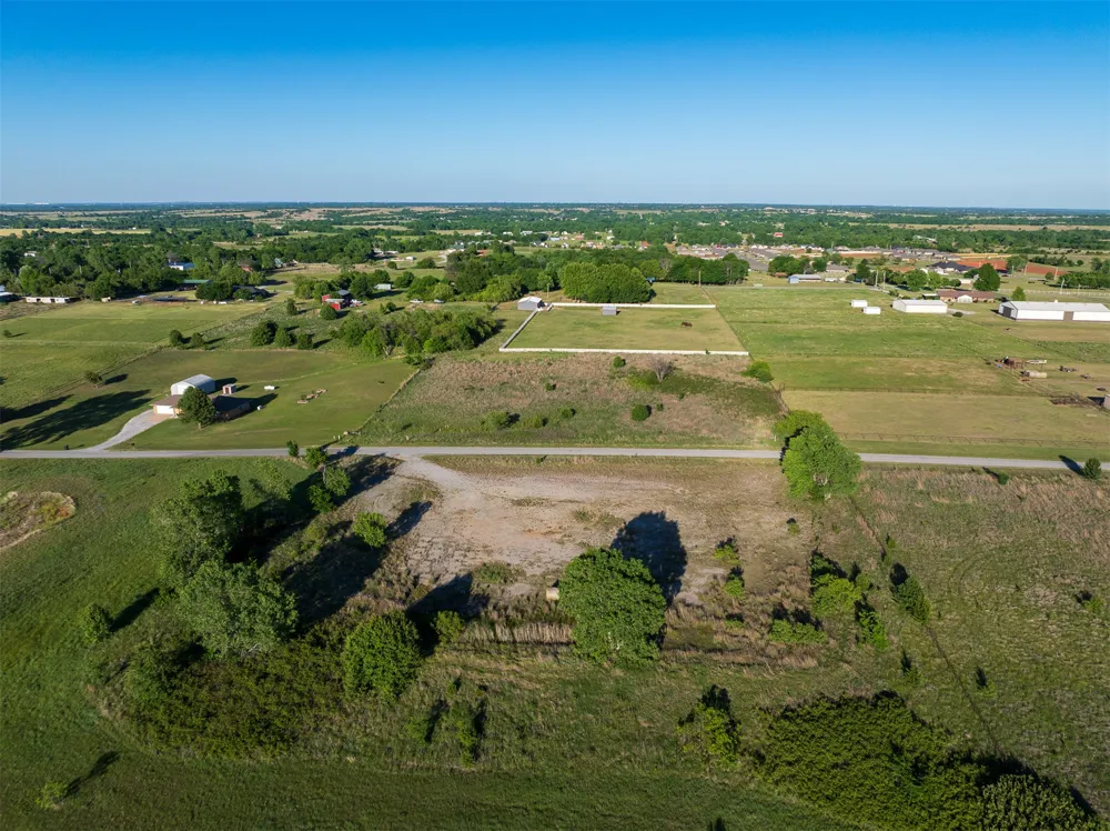 6 W County Road Tuttle, OK 73089