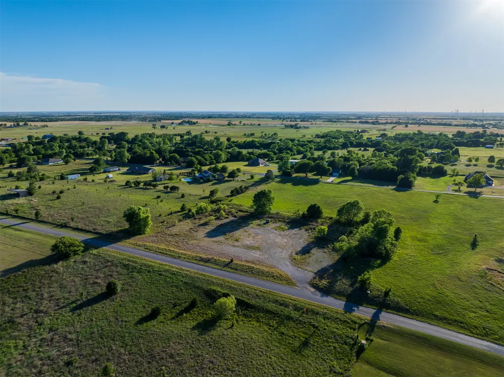 6 W County Road Tuttle, OK 73089