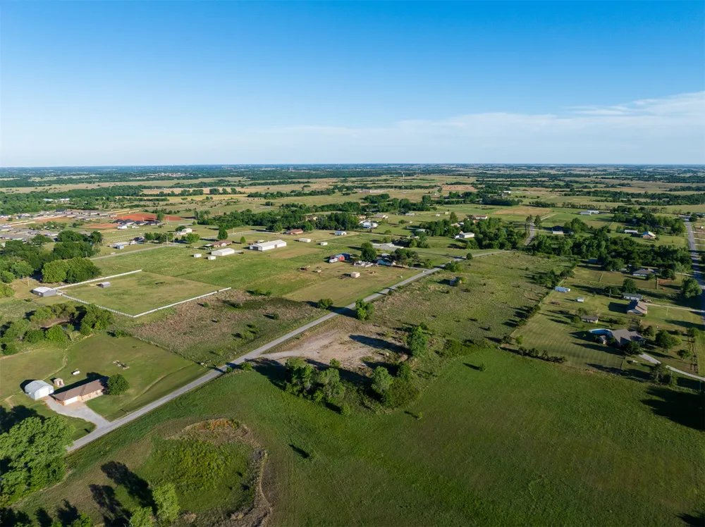 6 W County Road Tuttle, OK 73089