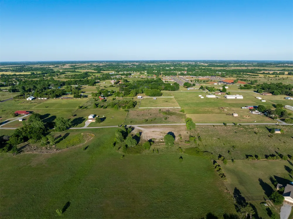 6 W County Road Tuttle, OK 73089