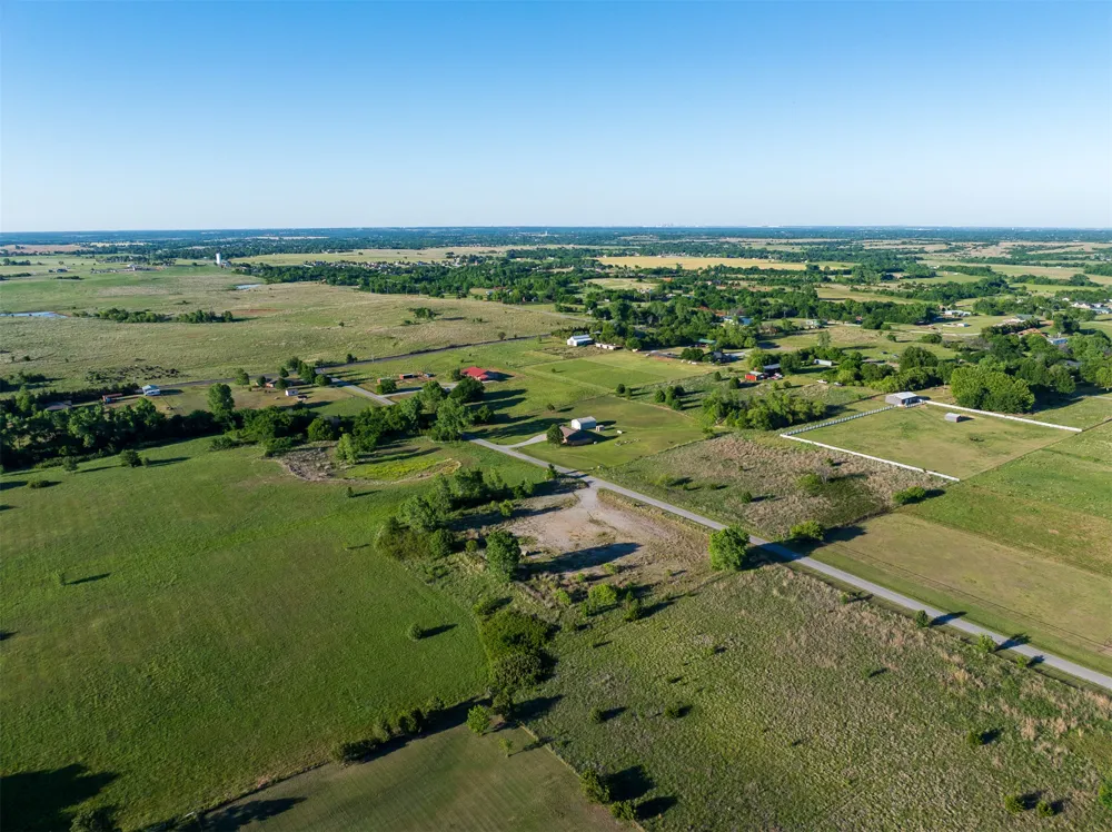 6 W County Road Tuttle, OK 73089