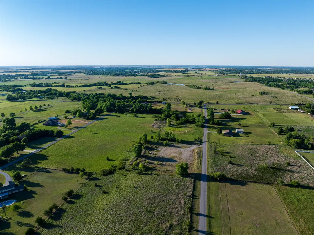 6 W County Road Tuttle, OK 73089
