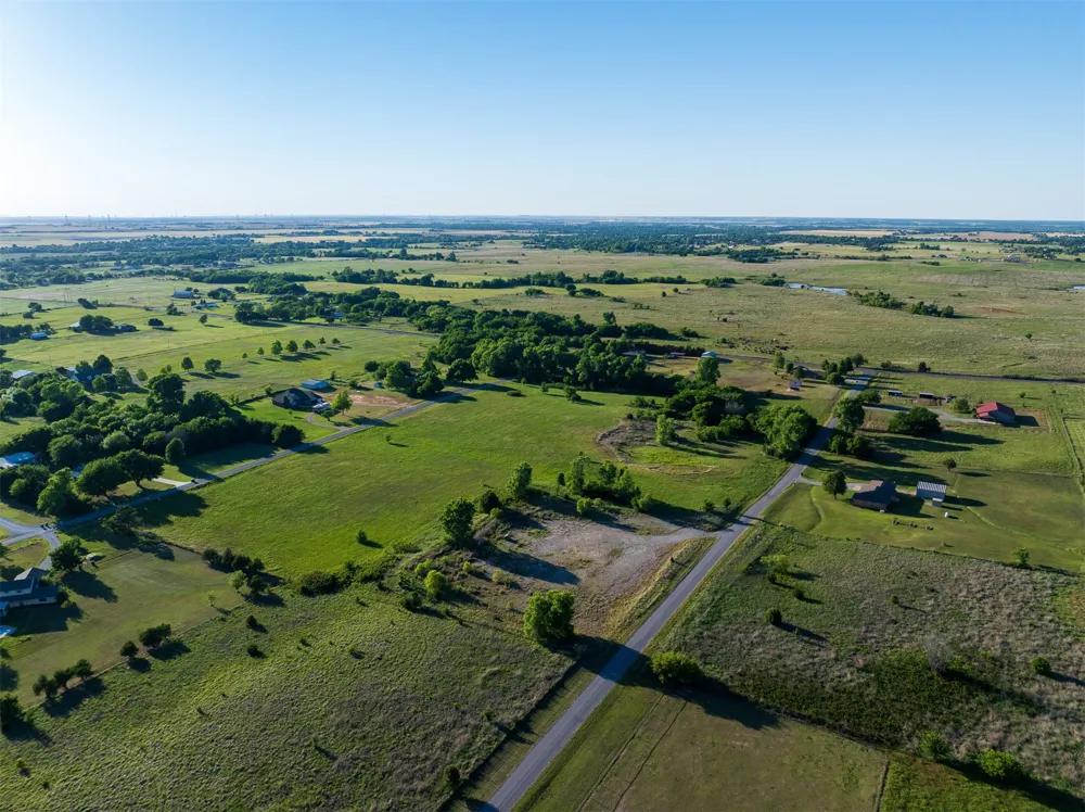 6 W County Road Tuttle, OK 73089
