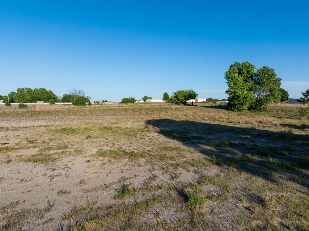 6 W County Road Tuttle, OK 73089