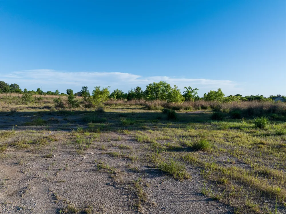 6 W County Road Tuttle, OK 73089