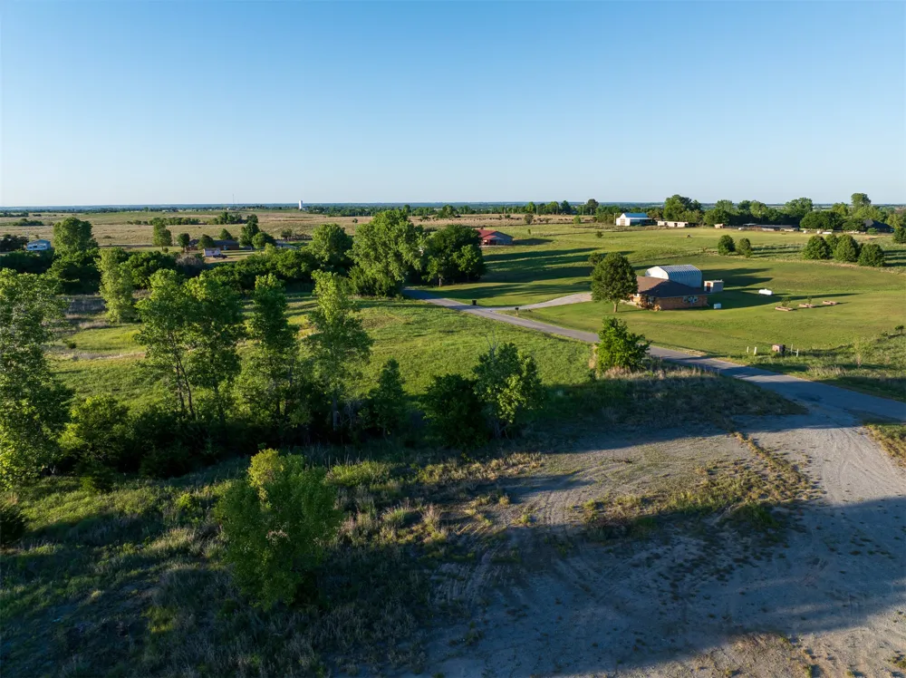 6 W County Road Tuttle, OK 73089