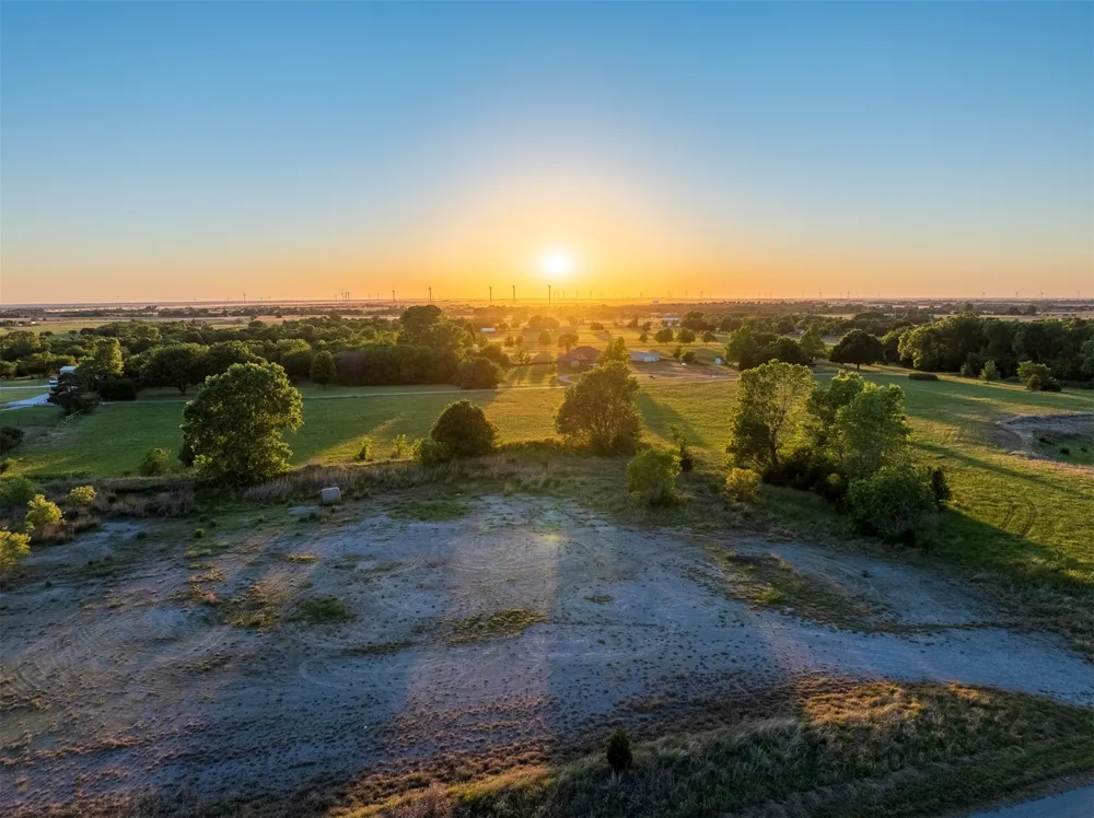 6 W County Road Tuttle, OK 73089