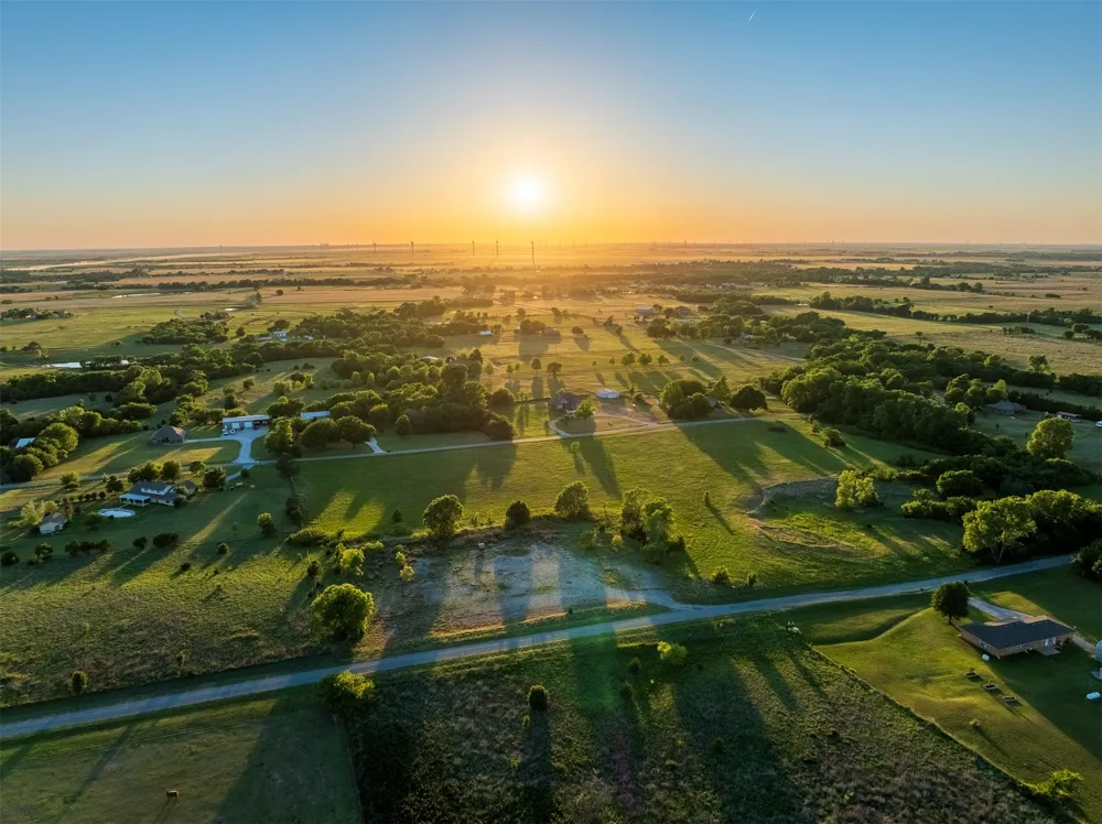 6 W County Road Tuttle, OK 73089
