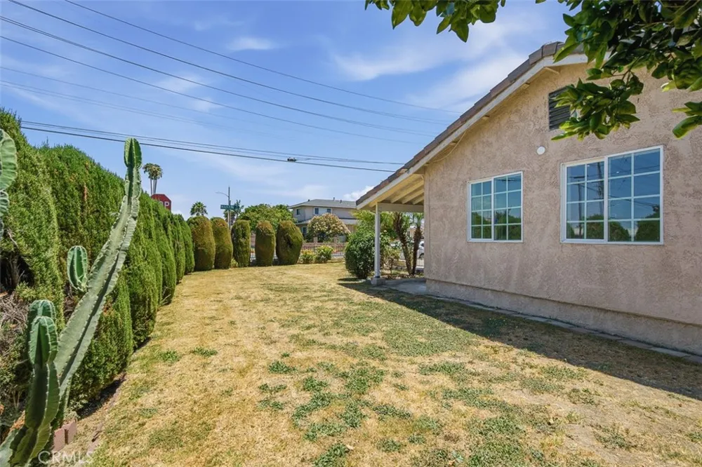 21815 Martin Carson, CA 90745
