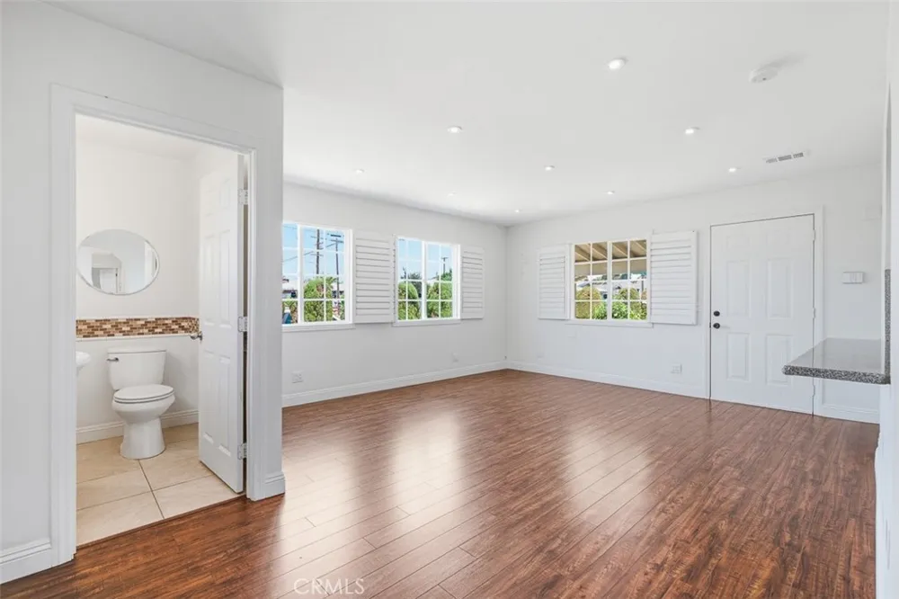 21815 Martin Carson, CA 90745