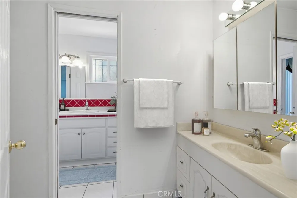 21815 Martin Carson, CA 90745