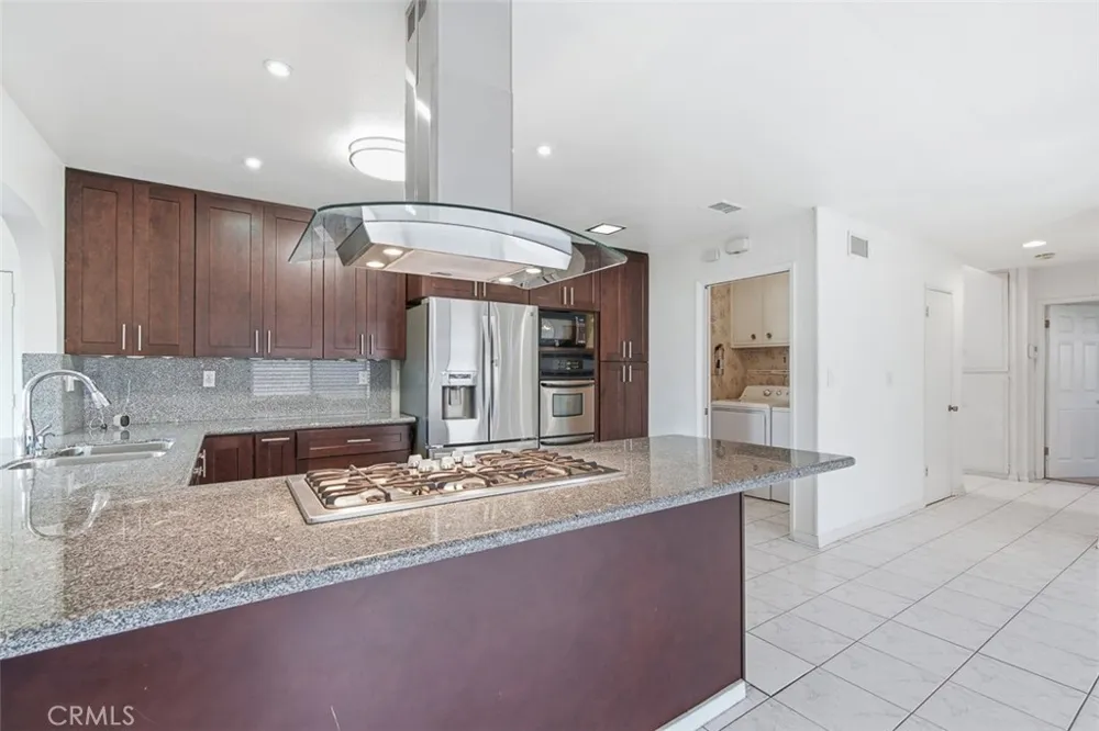 21815 Martin Carson, CA 90745