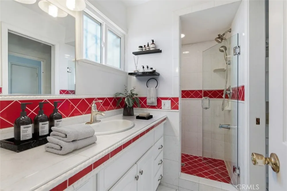 21815 Martin Carson, CA 90745