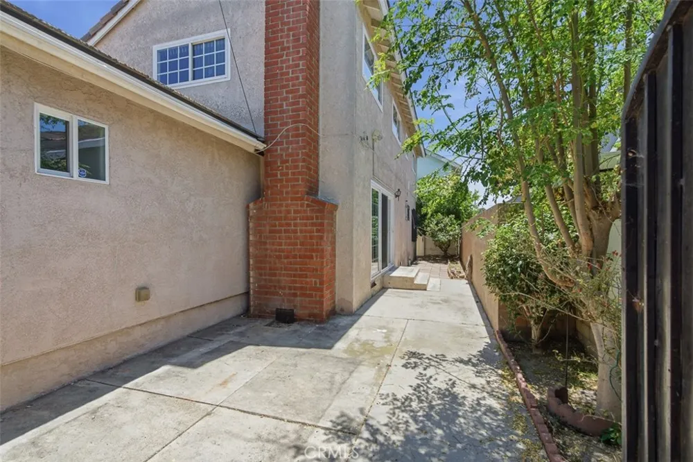 21815 Martin Carson, CA 90745