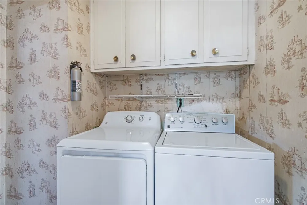 21815 Martin Carson, CA 90745