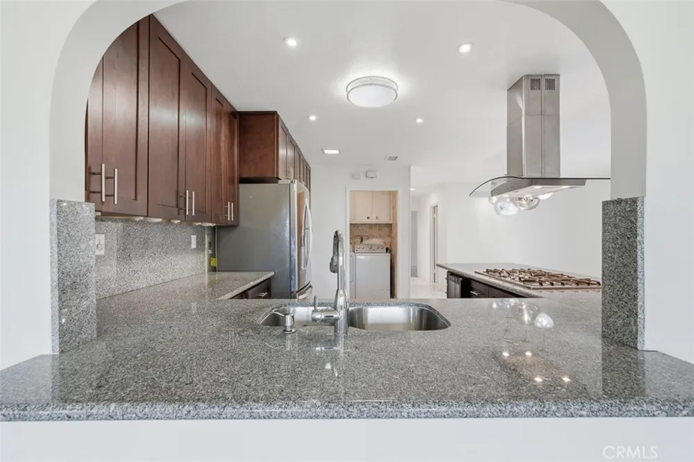 21815 Martin Carson, CA 90745