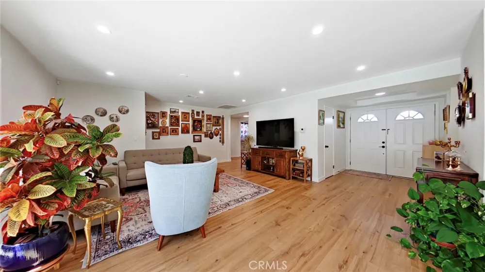 11014 Tinker Ave Tujunga, CA 91042