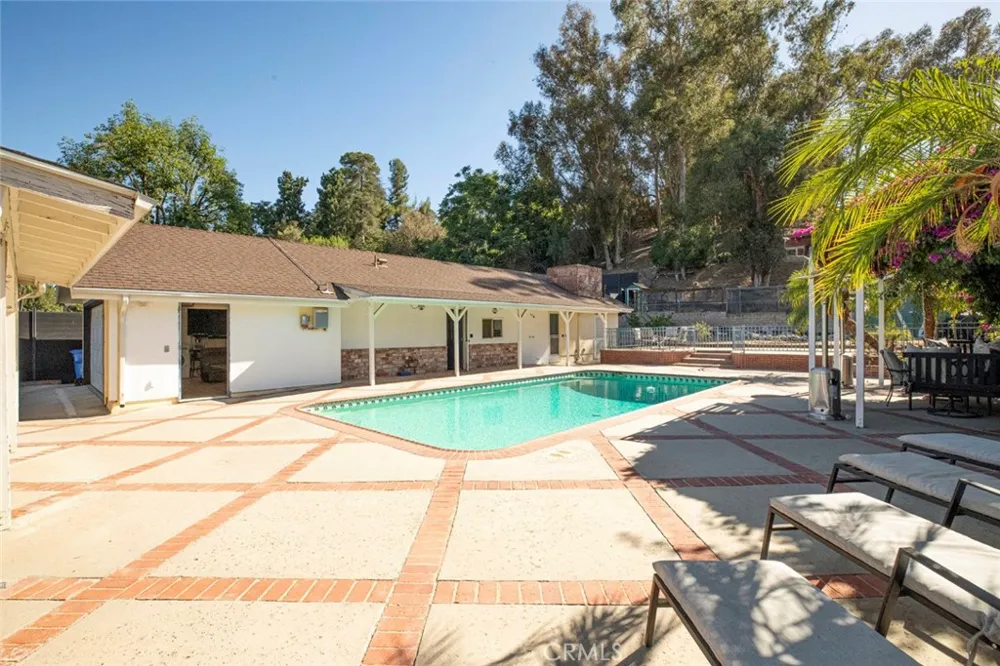 10431 Johanna Street Shadow Hills, CA 91040