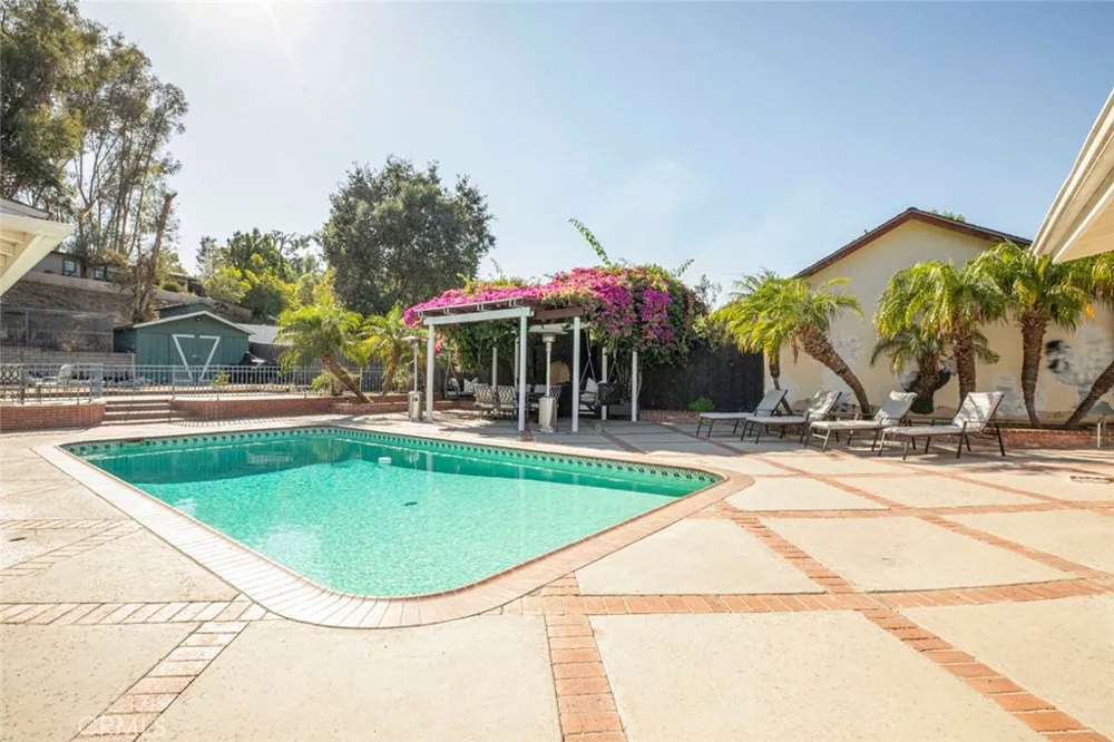 10431 Johanna Street Shadow Hills, CA 91040