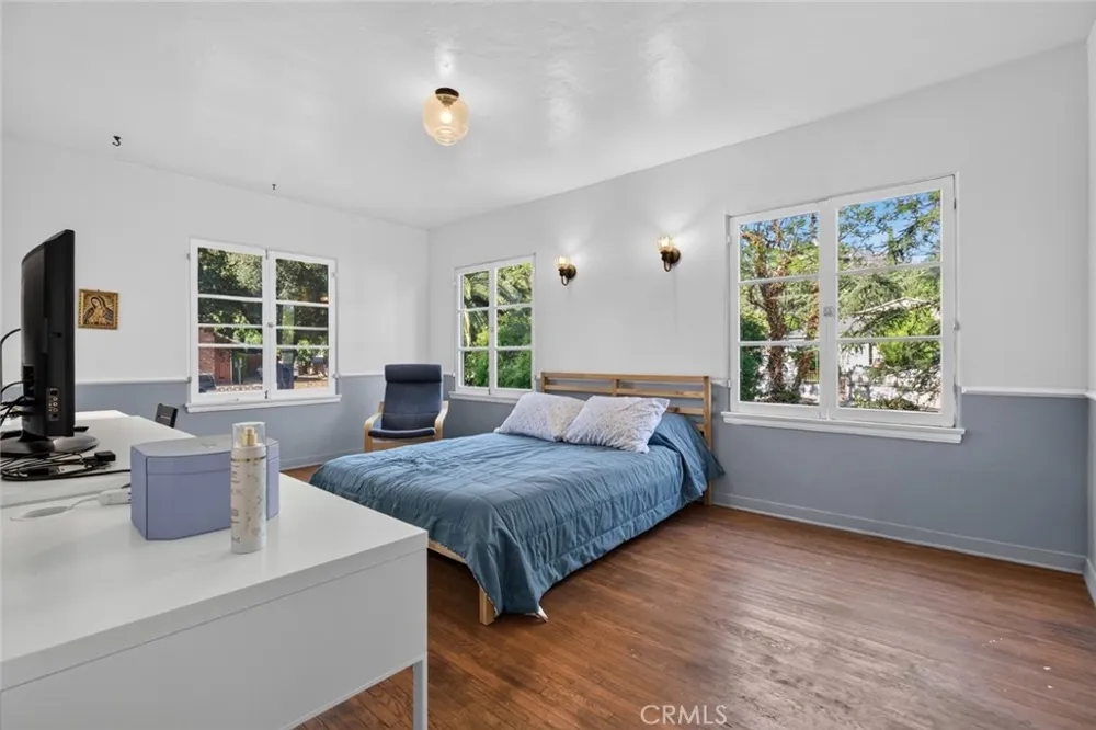 6604 Valmont Street Tujunga, CA 91042
