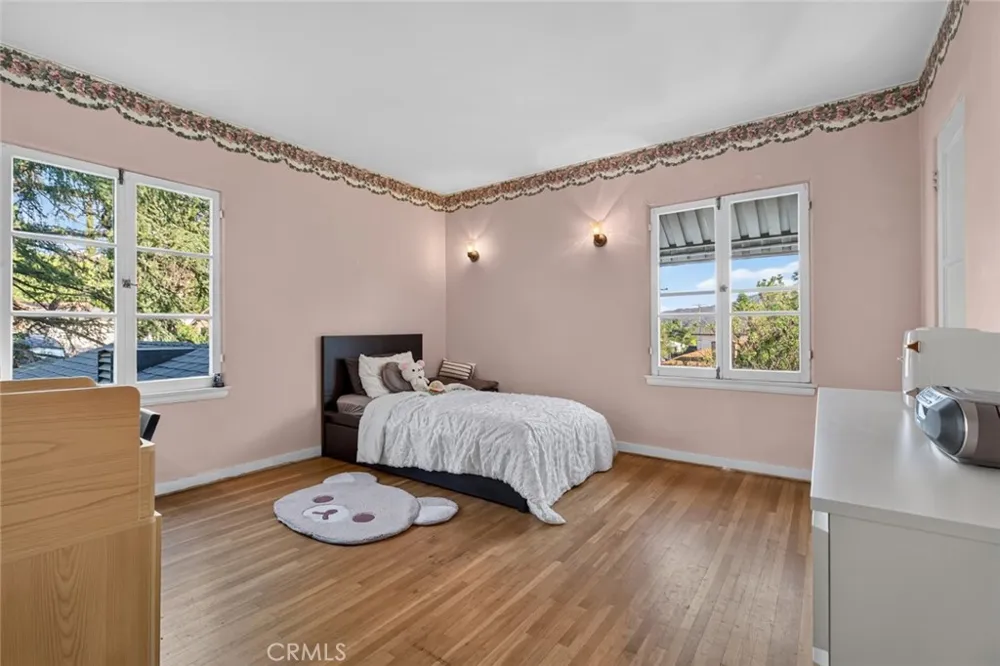 6604 Valmont Street Tujunga, CA 91042