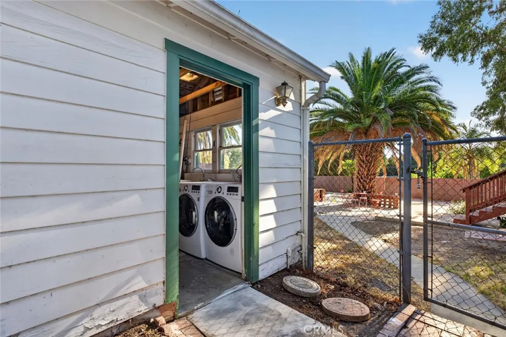 6604 Valmont Street Tujunga, CA 91042