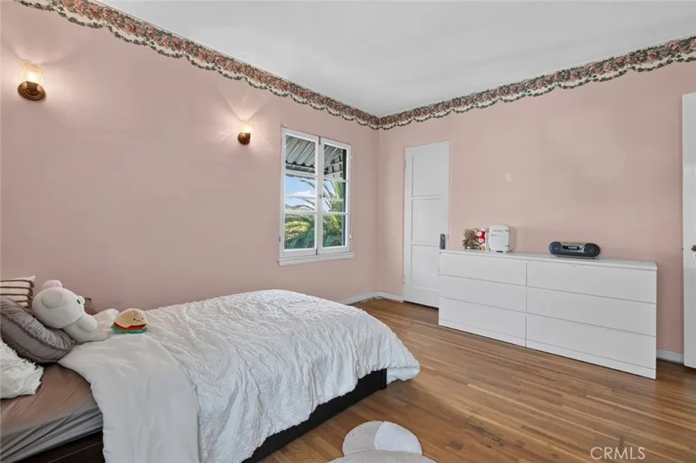 6604 Valmont Street Tujunga, CA 91042