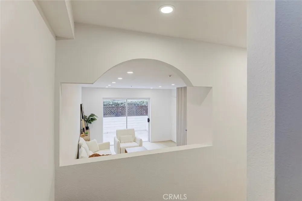 15044 Nordhoff Street #8 North Hills, CA 91343