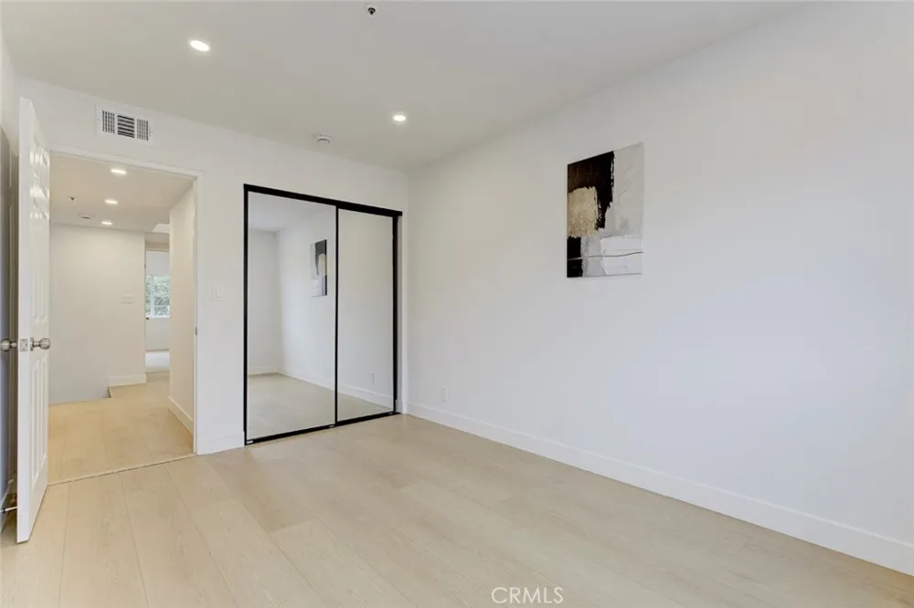 15044 Nordhoff Street #8 North Hills, CA 91343