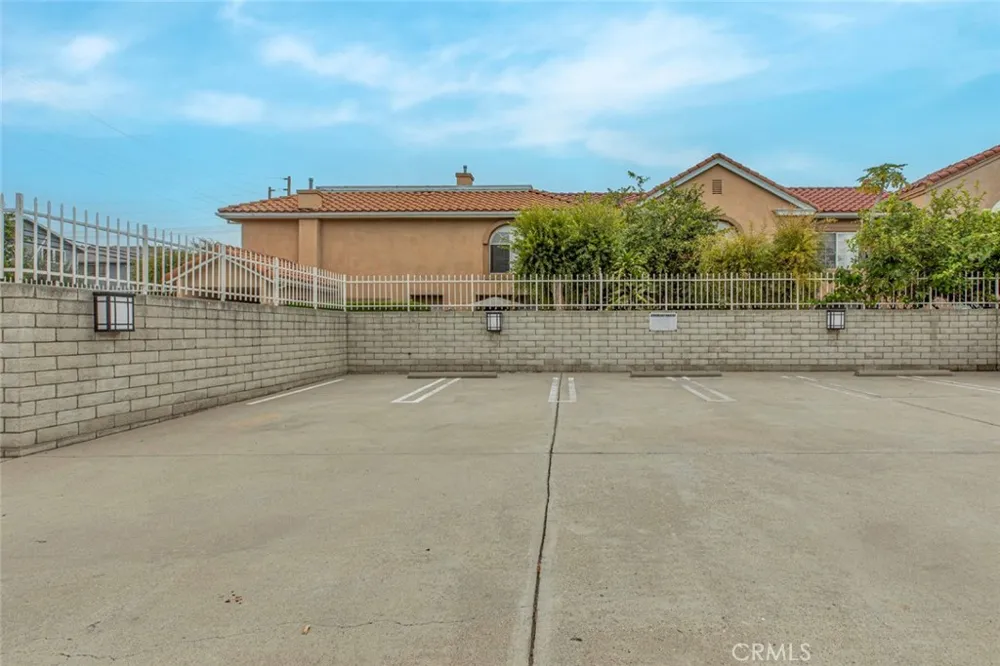 15044 Nordhoff Street #8 North Hills, CA 91343