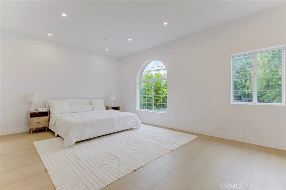 15044 Nordhoff Street #8 North Hills, CA 91343