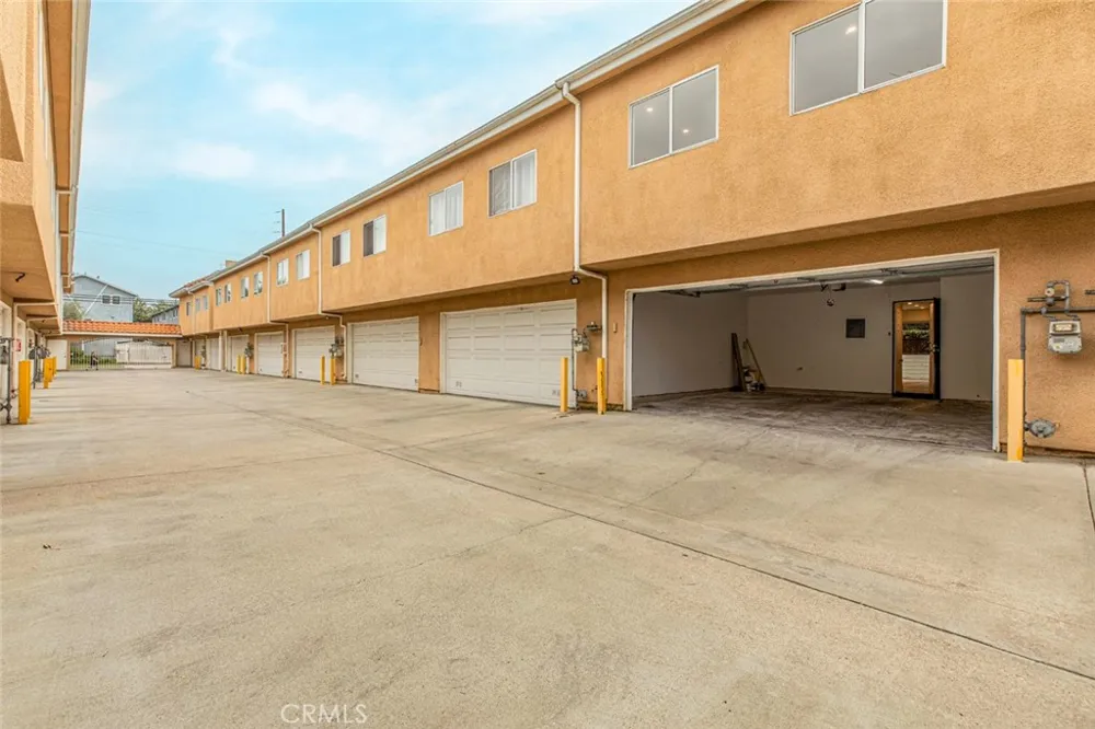 15044 Nordhoff Street #8 North Hills, CA 91343