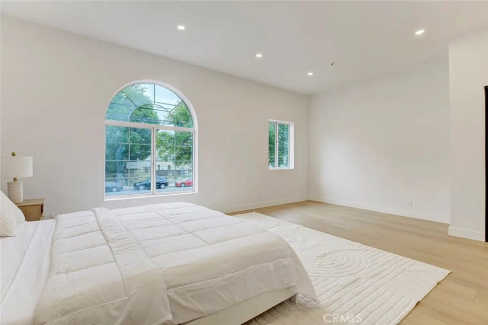 15044 Nordhoff Street #8 North Hills, CA 91343