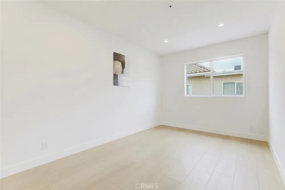 15044 Nordhoff Street #8 North Hills, CA 91343