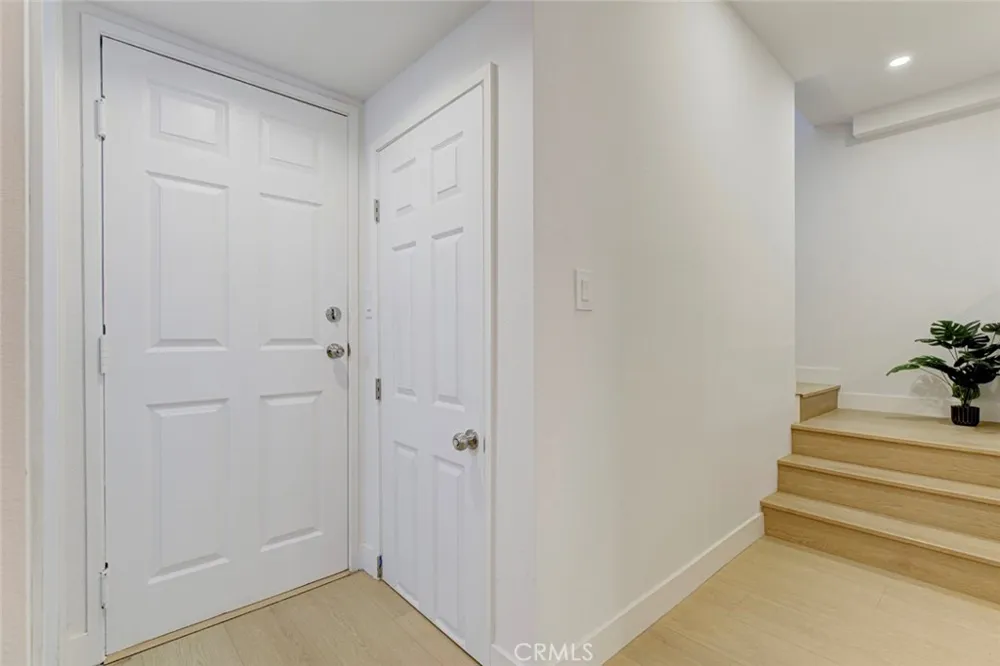 15044 Nordhoff Street #8 North Hills, CA 91343