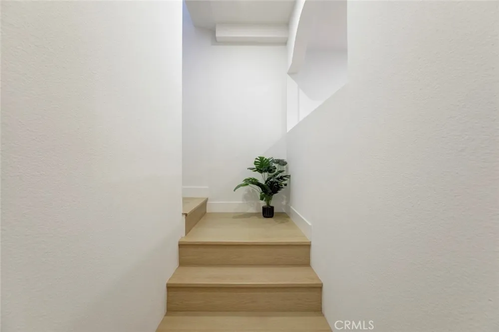 15044 Nordhoff Street #8 North Hills, CA 91343
