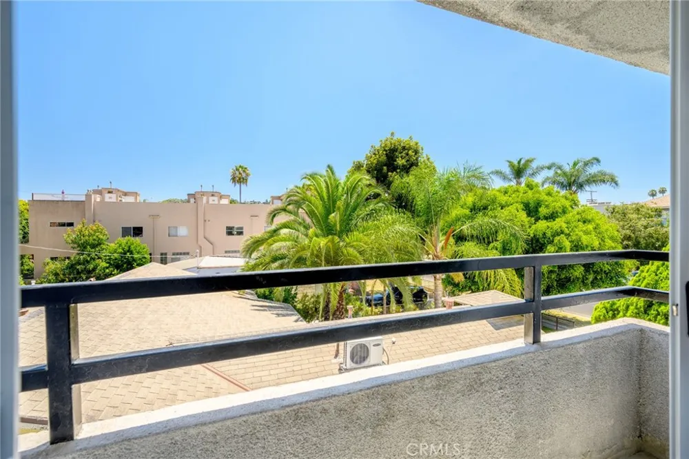 4328 Whitsett Avenue Studio City, CA 91604
