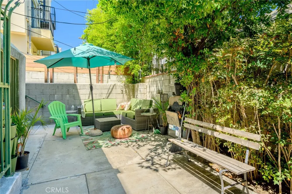 4328 Whitsett Avenue Studio City, CA 91604