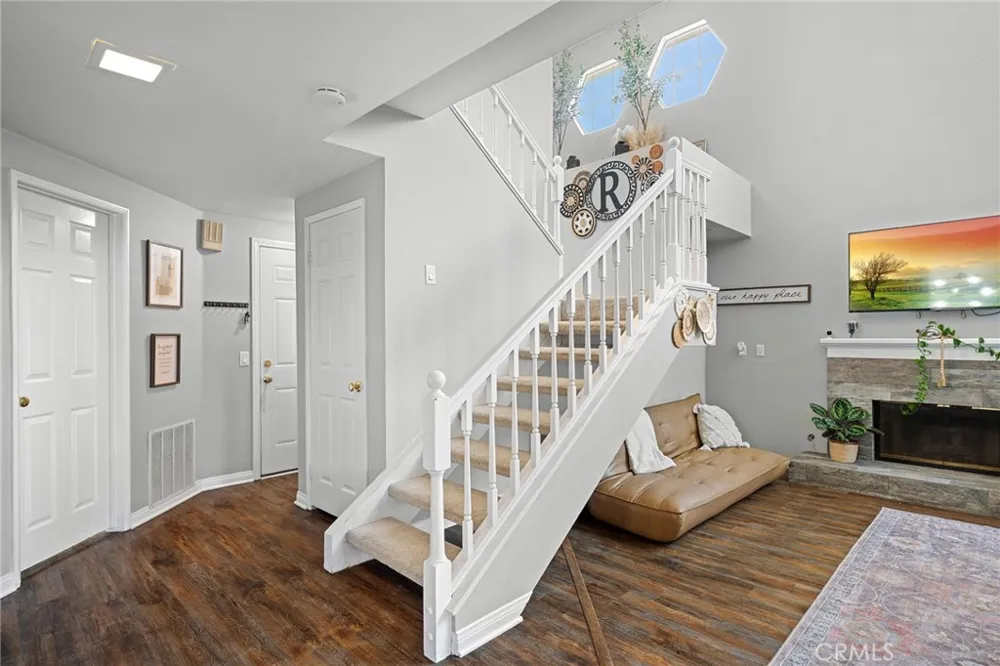 18541 Olympian Court Canyon Country, CA 91351