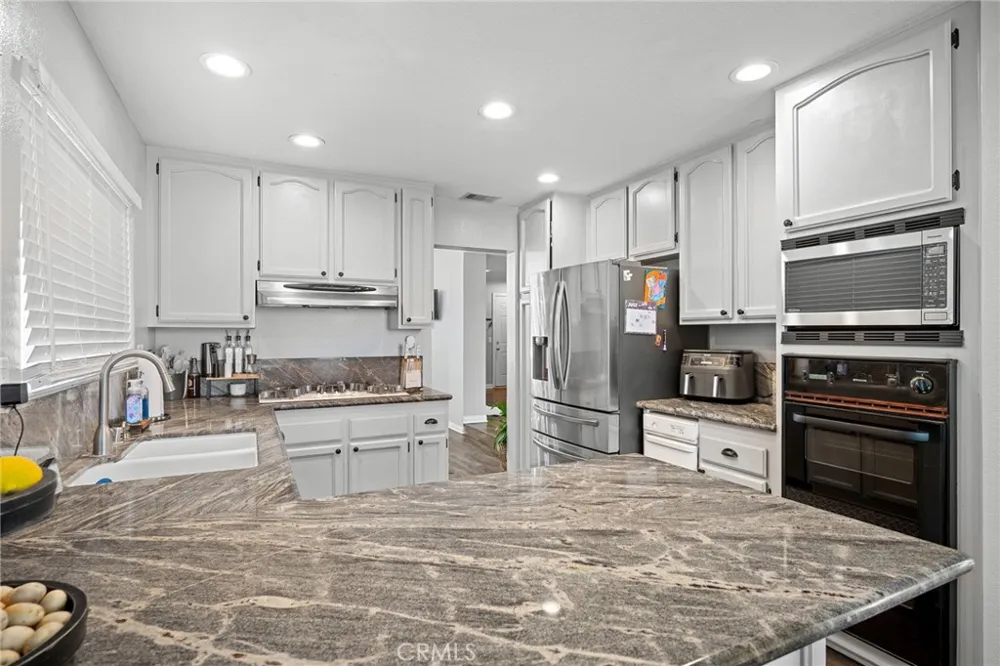 18541 Olympian Court Canyon Country, CA 91351