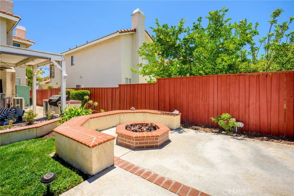 18541 Olympian Court Canyon Country, CA 91351