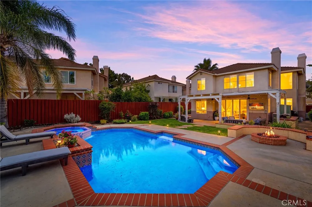 18541 Olympian Court Canyon Country, CA 91351