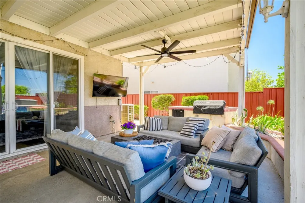 18541 Olympian Court Canyon Country, CA 91351