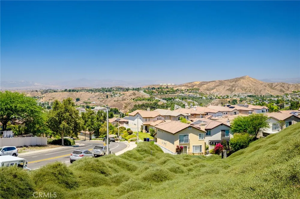 18541 Olympian Court Canyon Country, CA 91351