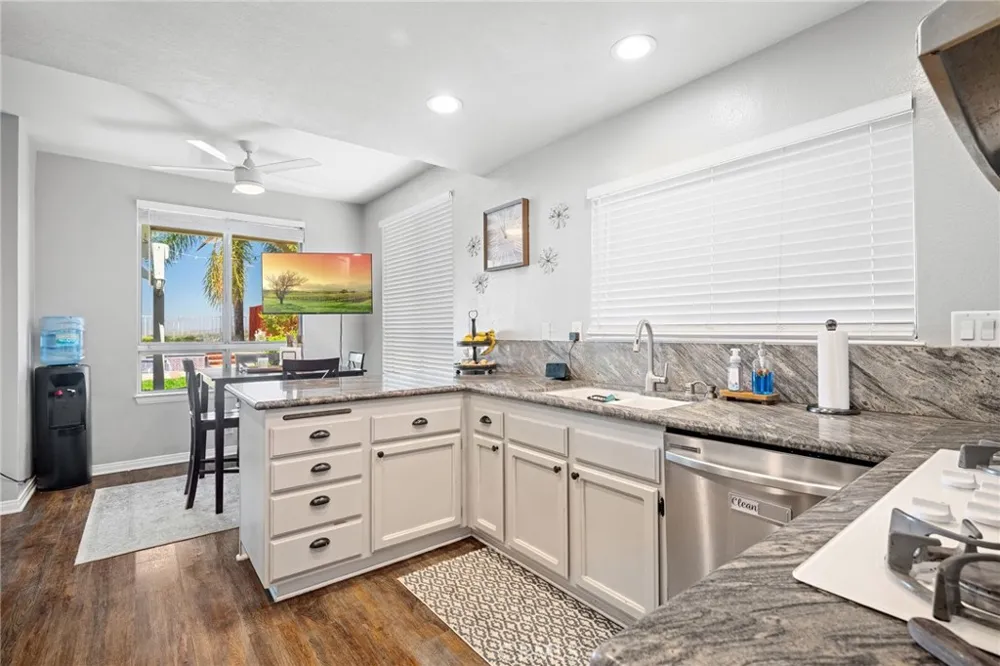 18541 Olympian Court Canyon Country, CA 91351
