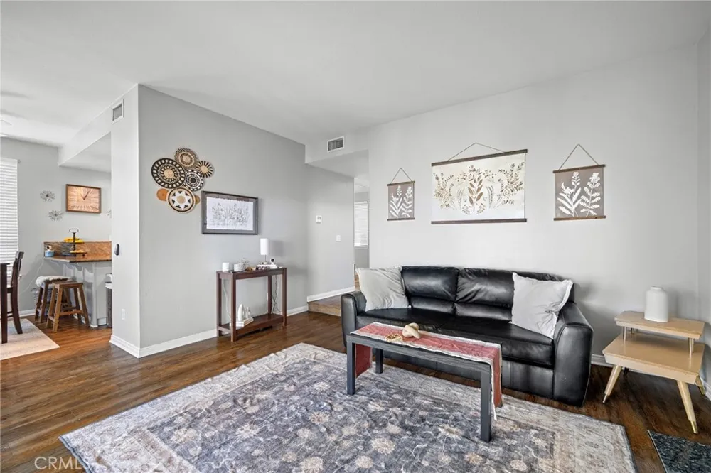 18541 Olympian Court Canyon Country, CA 91351