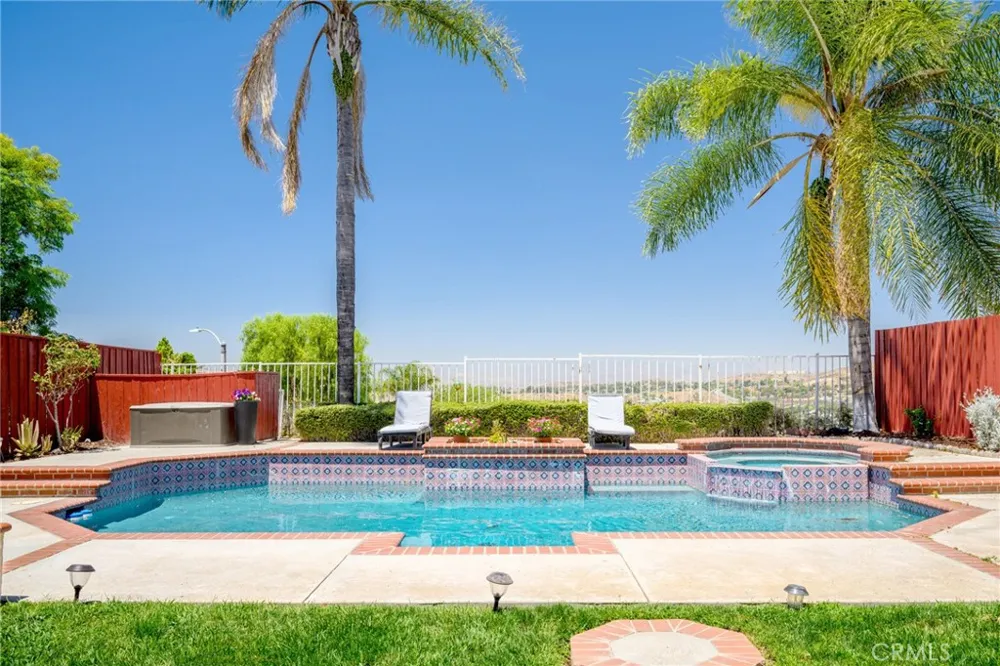 18541 Olympian Court Canyon Country, CA 91351