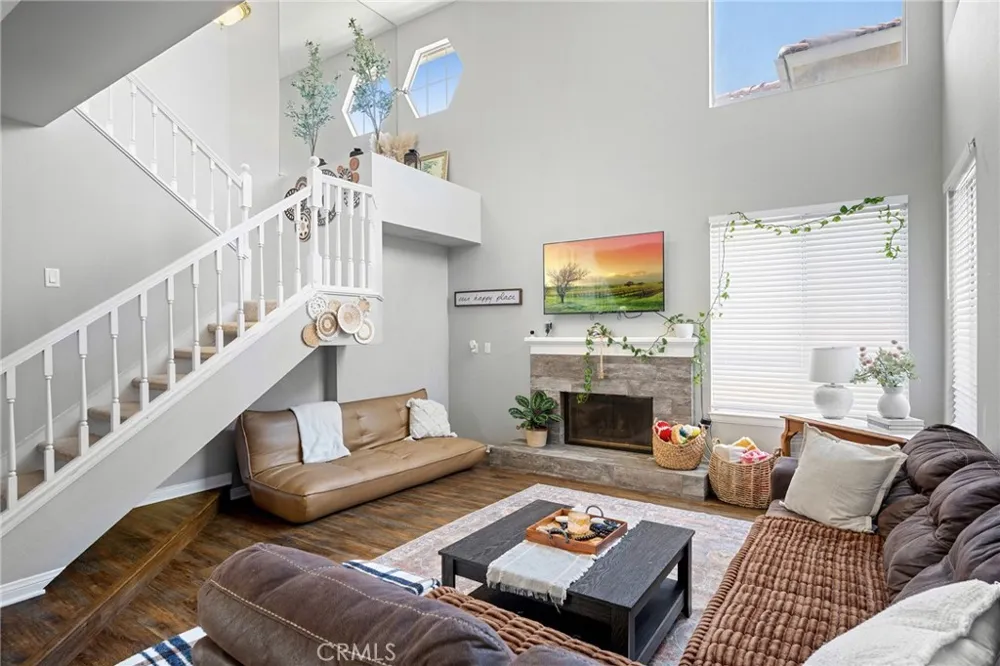 18541 Olympian Court Canyon Country, CA 91351